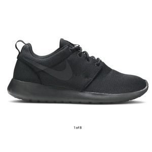 Nike Womens All Black Roshe Size 7